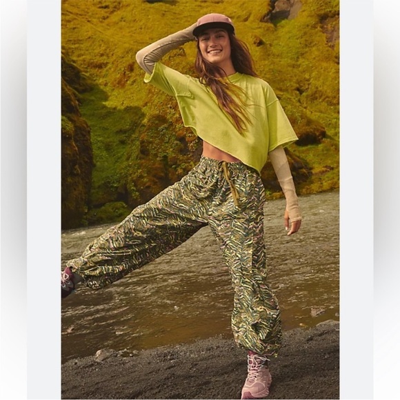 Free People Movement Zephyr Printed Pants Army Green - Picture 1 of 8